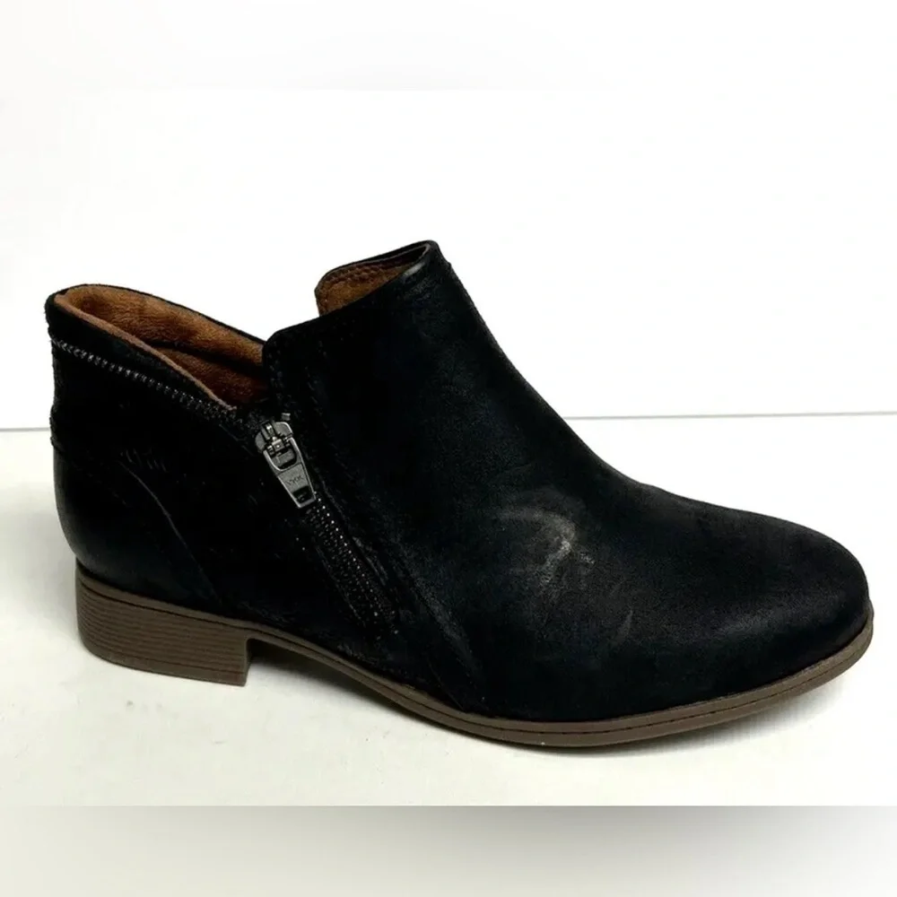 Cobb Hill Womens Crosbie Bootie Black Size 6 W